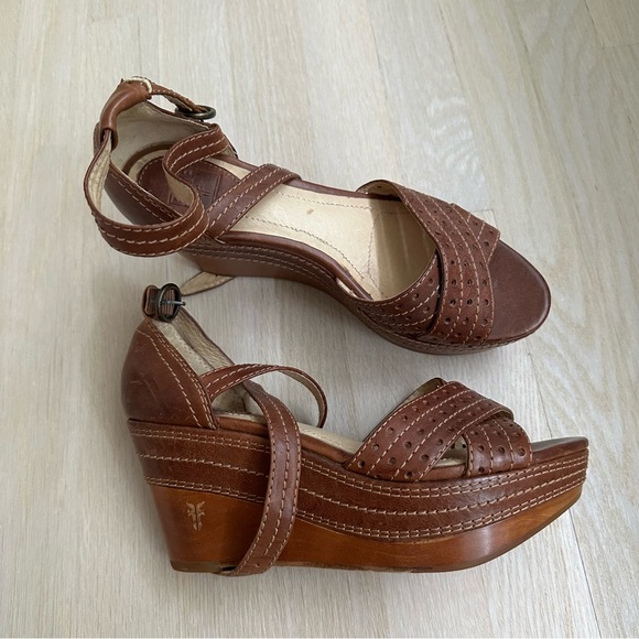 Frye Carlie Leather Strappt Platform Sandals - Picture 3 of 8